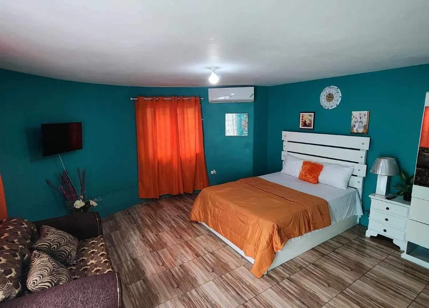 Montego Bay Rooms And Tours 0*, Montego Bay